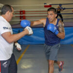 En el Centro de Entrenamiento Olímpico CEO, acompañamos a los seleccionados chilenos de box, encabezados por el medallista panamericano Miguel Véliz, en su preparación al próximo campeonato preolímpico, bjo la atenta mirada del tácnico cubano Jesús Martinez.
19/11/2015
Santiago, Chile
Foto: Max Montecinos/Mindep